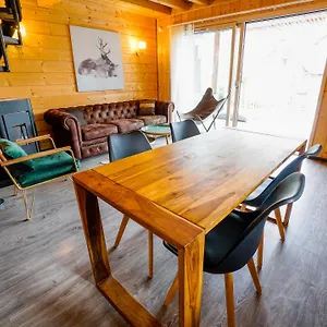 Le Petit Repaire De Sailhan, Chalet